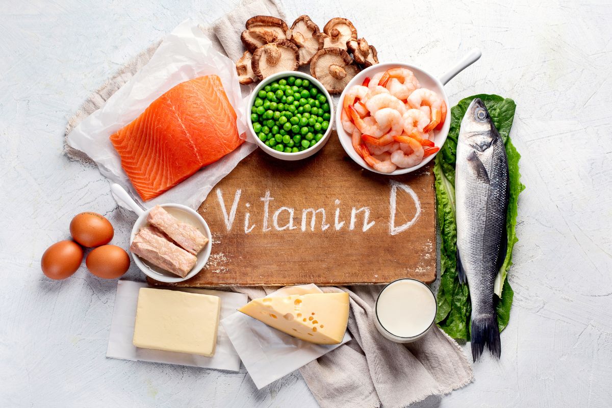 aliments qui contiennent de la vitamine D comme le poisson, fromage, pois, amandes
